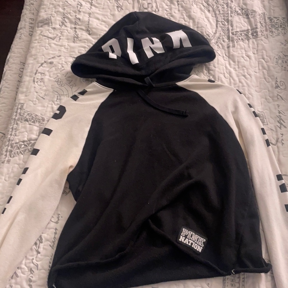 black and white PINK cropped sweatshirt xs